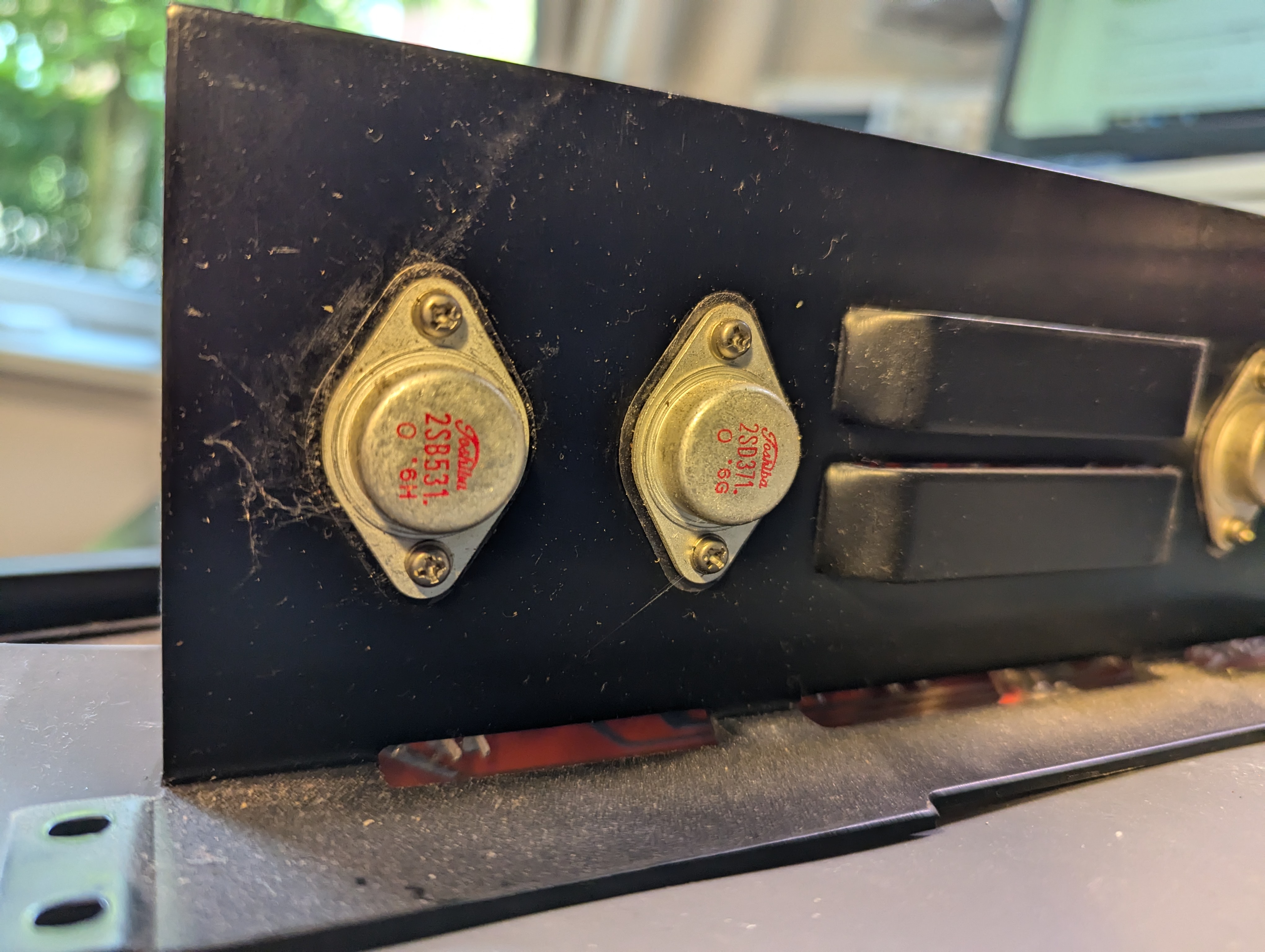 Luxman L-30 output transistors