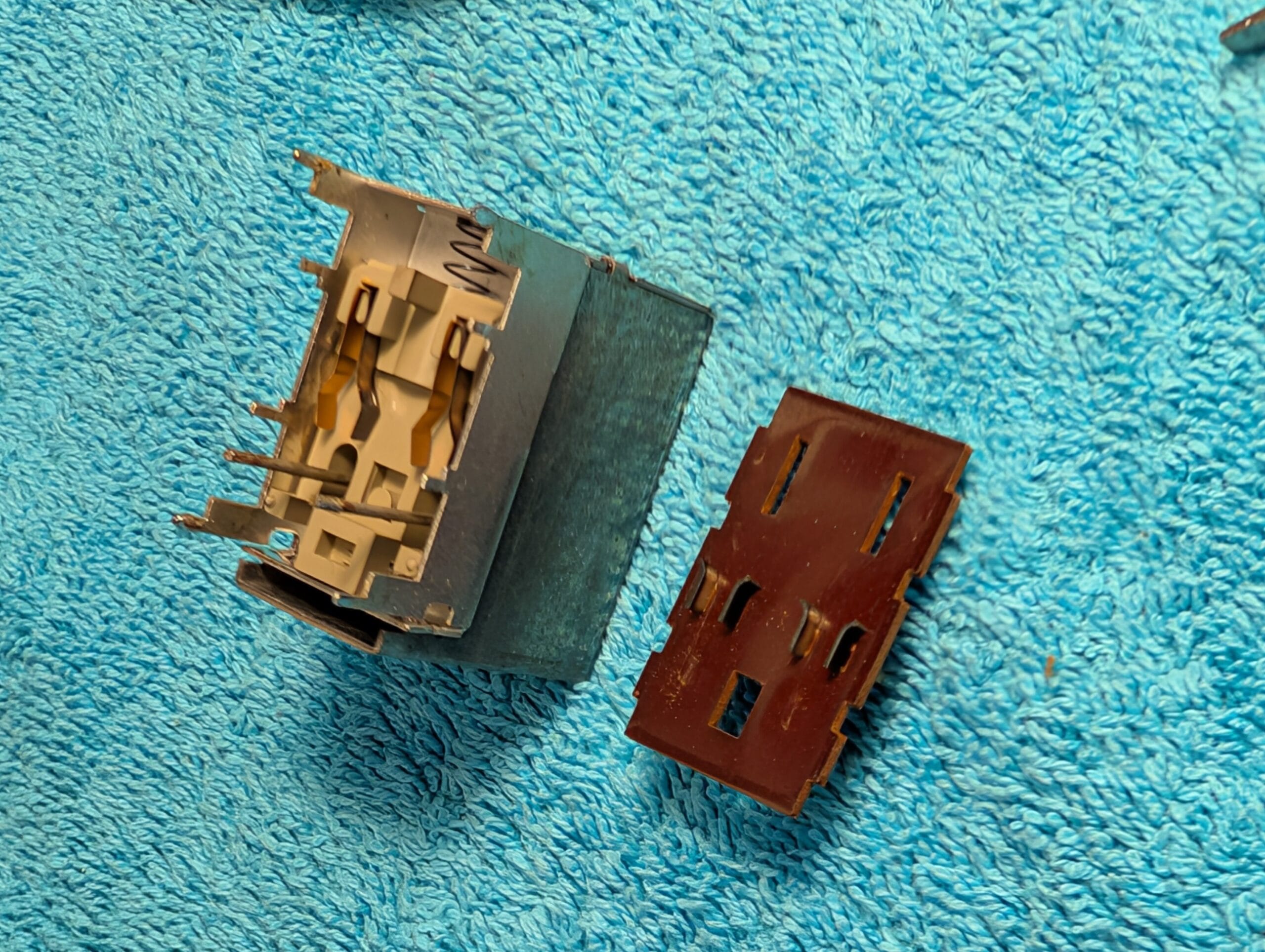 speaker relais